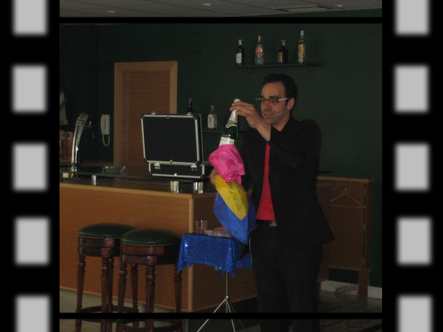 Promocione su producto con Mago Amadeo Santos